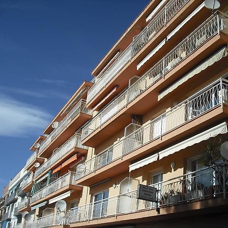 Apart Sylvie Roses Exterior foto